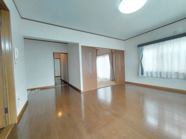 大楽毛二線【平屋】中古住宅の居間・リビング