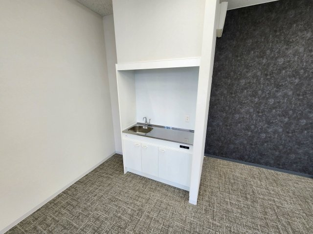 KARIYA ISSHIKI BLDの内装|4階　室内（分割前）