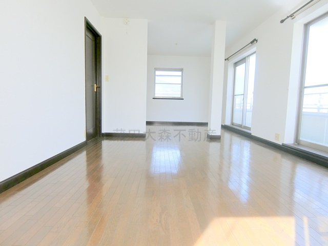 本羽田1丁目　戸建ての内装|洋室13.5帖