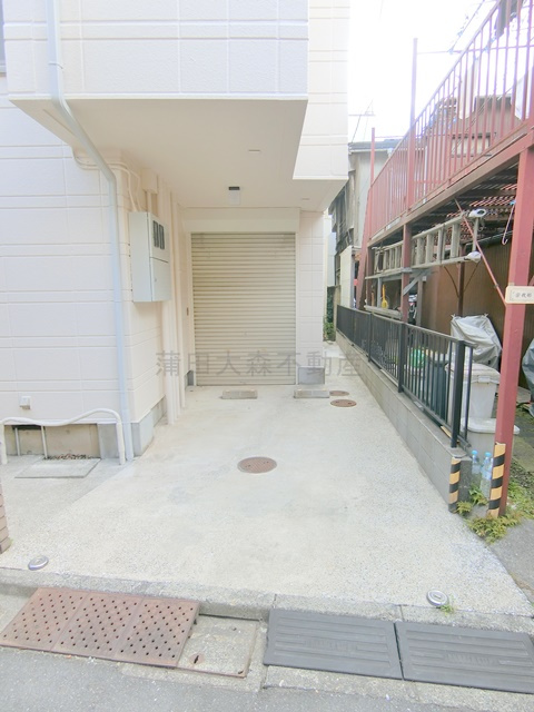 本羽田1丁目　戸建ての駐車場|駐車場　幅2.3メートル　長さ4メートル