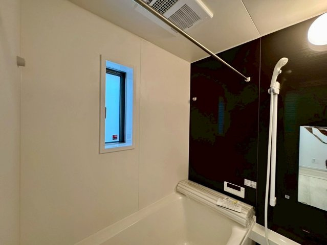 クレイドルガーデンうるま市石川 第７・１号棟の浴室|浴室換気暖房乾燥機付きユニットバス