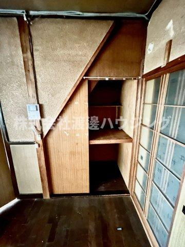 門真市野里町のテラスの収納