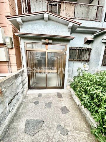 門真市野里町のテラスのエントランス