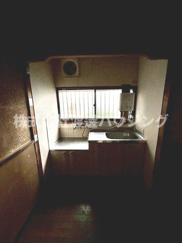 門真市野里町のテラスのキッチン