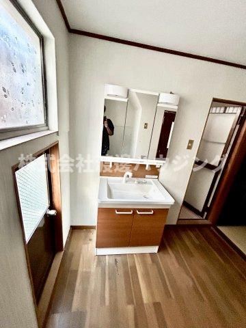 門真市野里町のテラスの洗面所