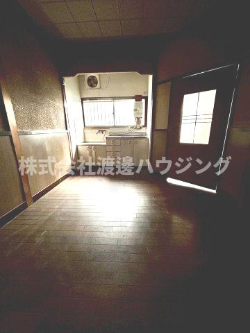 門真市野里町のテラスの居間・リビング