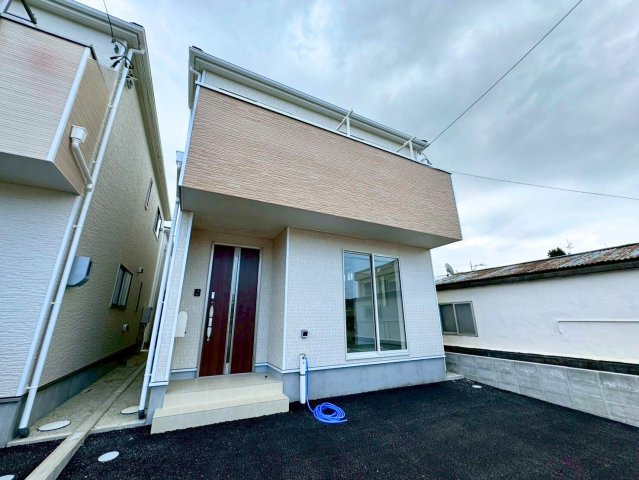 クレイドルガーデンうるま市石川 第７・２号棟の外観|並列駐車２台可スペース！外での水仕事が快適な屋外水栓付き！