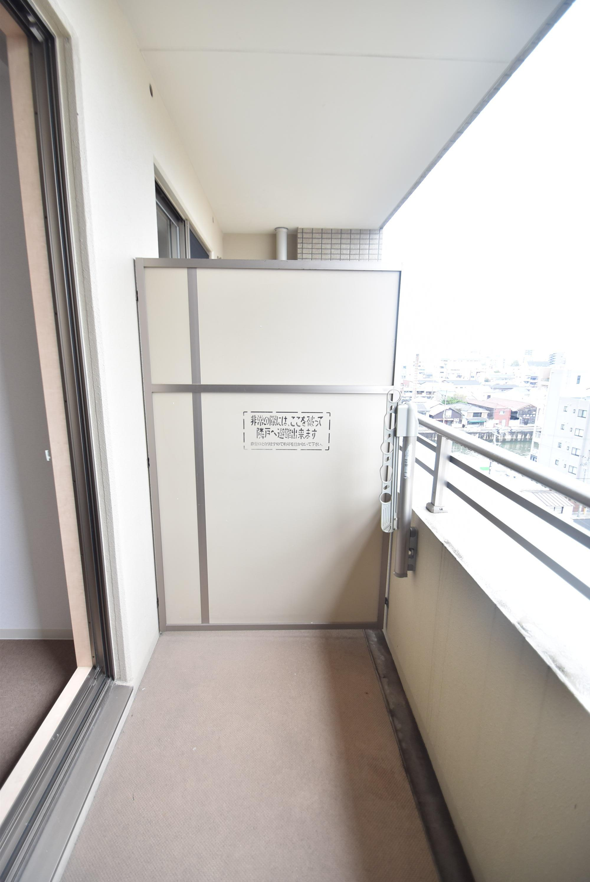 大阪市城東区鴫野西１丁目の賃貸マンションのバルコニー