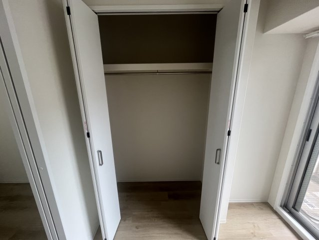 インプループ三宮イースト（旧パークサイド春日野道駅前）の収納