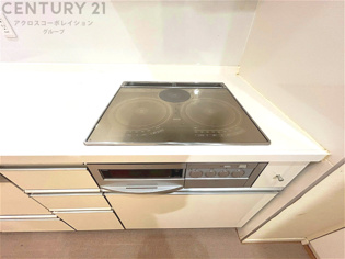 IHクッキングヒーターは高速で加熱し省エネで使いやすいく火を使わないため安全で、清掃も簡単です。調理制御がしやすく、食材を均等に加熱できます。