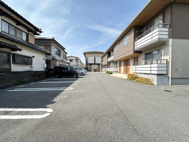 シャーメゾン ルフレの駐車場