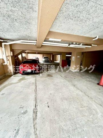 南千里ハイツの駐車場