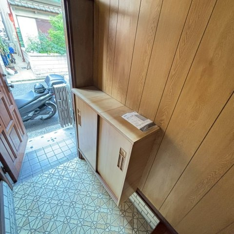 岸和田3丁目　貸家の玄関