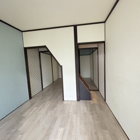 枚方市東山1丁目貸家の居間・リビング