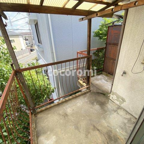 門真市上野口町貸家の庭