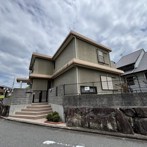 東香里南町貸家