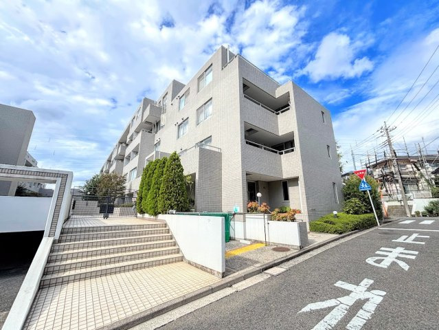 ハイツ東戸塚1号棟の外観|◆リフォーム済みでのお引渡しなので、即ご入居可能です。家具の配置や色など決めやすくスムーズにお引越しできます。
