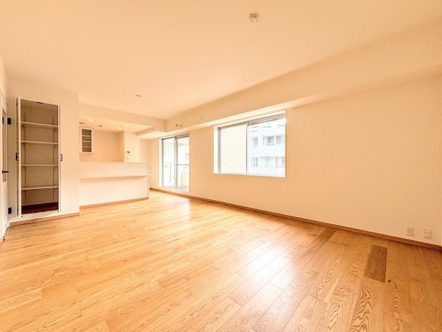 ハイツ東戸塚1号棟の居間・リビング|◆リビングは一日中太陽の光が射し込みます。家族が集まる空間は、自然と笑顔が溢れます！
