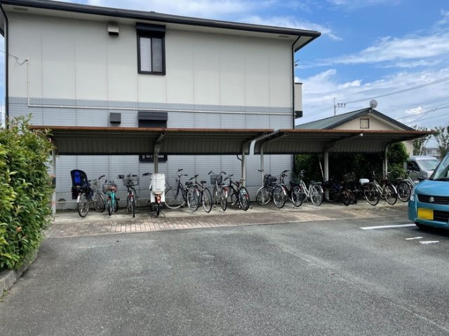 デルフィーノ B棟のその他共用部分|駐輪場に自転車も停められます♪