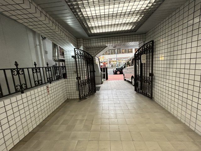 ビックナインビルのロビー