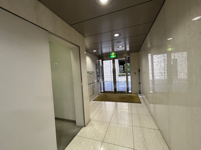 神田錦町ようきビルのロビー