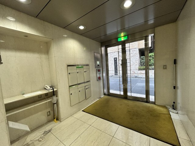 神田錦町ようきビルのロビー