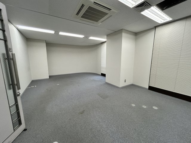 神田錦町ようきビルのロビー