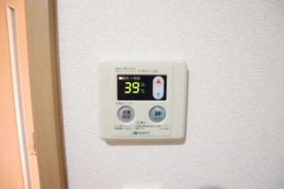 ★キッチン側にも給湯リモコン付き★