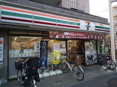 セブンイレブン世田谷松原駅前店まで130ｍ
