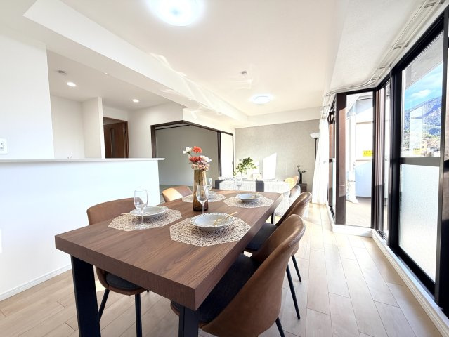 【エントランス】 | グランシャリオ可部中央 | 清潔なエントランスです