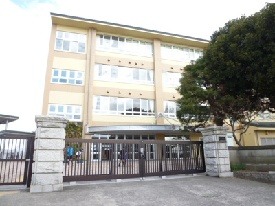 綾瀬市立綾瀬小学校まで500ｍ