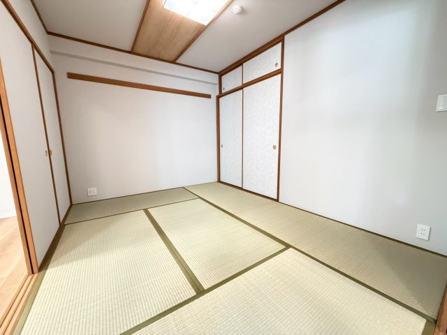 【和室】 | 【新規リフォーム】エイシティヒルズアリーナⅢ番館 | リビング横の6帖和室です。