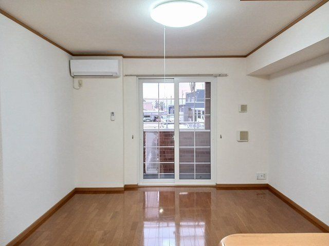 ゼファーⅣの内装|おしゃれな内装です