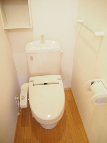 システィーナのトイレ|落ち着いた色調のトイレです