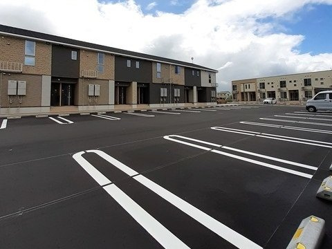 コンフォルトの駐車場|駐車場完備です