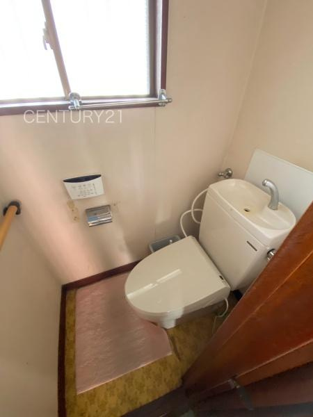 前橋市六供町中古一戸建てのトイレ