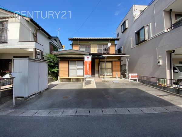 前橋市六供町中古一戸建ての前面道路含む現地写真|日当たり良好です。