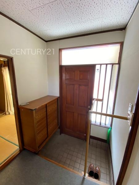 前橋市六供町中古一戸建ての玄関