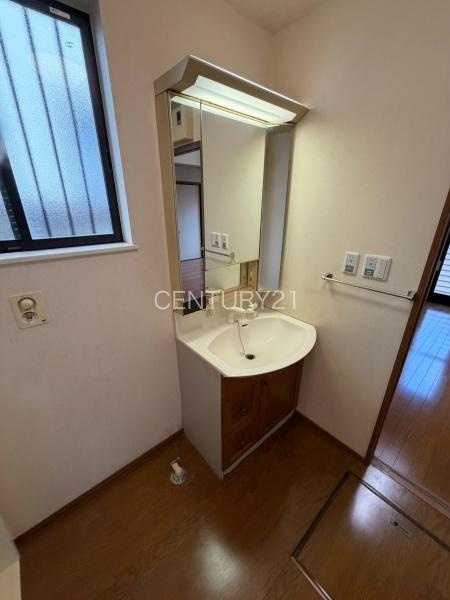 前橋市昭和町平家一戸建ての独立洗面台