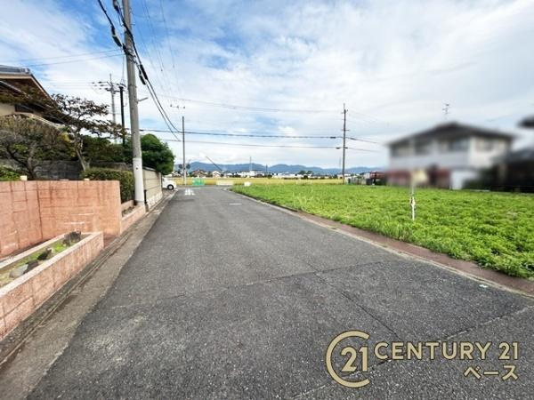 大和郡山市若槻町の売地のその他|■現地撮影写真■落ち着いた雰囲気の住居エリアに位置する北東角地の物件です！