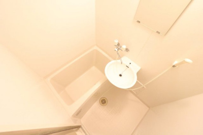 【浴室】 | レオパレスＣｏｎｆｏｒｅｓｔｏ | 浴室乾燥機で雨や雪の日でもらくらくお洗濯！