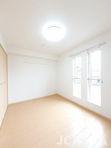 グランシャレー栄の駐車場