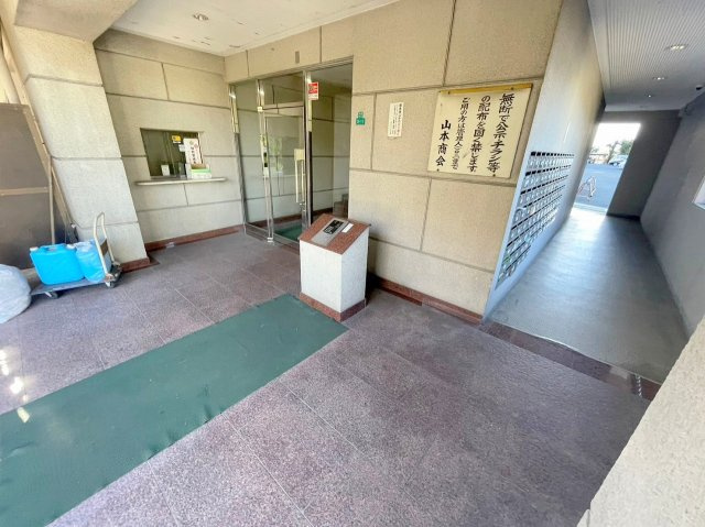 ルミエール山本のロビー