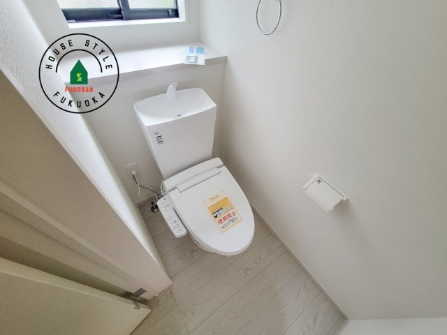 春日市惣利4丁目第1-1棟（1号棟）のトイレ|温水洗浄便座を完備しております。2ヶ所にトイレがあるのは朝の慌ただしい時間も安心です。