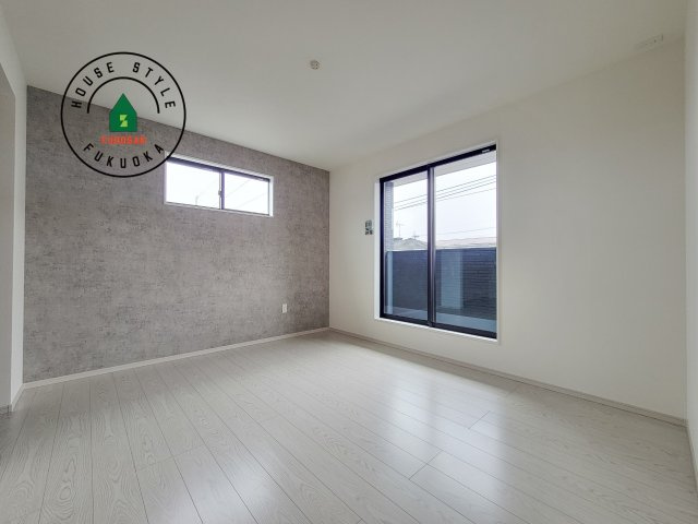 春日市惣利4丁目第1-1棟（1号棟）の寝室|主寝室には収納力に優れたクローゼットがありますので、お部屋もすっきり片付きます。