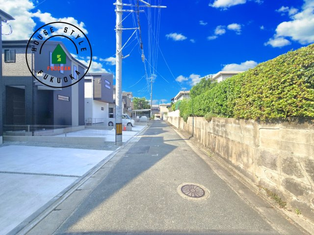 福岡市南区柳河内2丁目第2-2棟（1号棟）の前面道路含む現地写真|前面道路です。