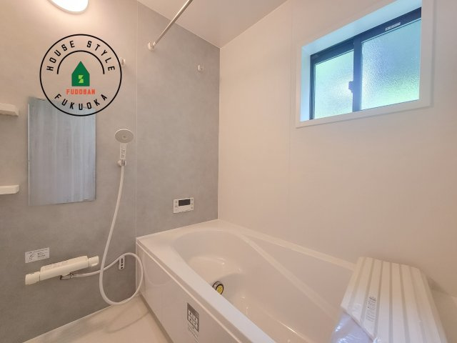 糟屋郡志免町別府2丁目第1-2棟（2号棟）の浴室|1日の疲れを癒してくれる広々バスルーム。雨の日のお洗濯にも大活躍な浴室乾燥機付です！