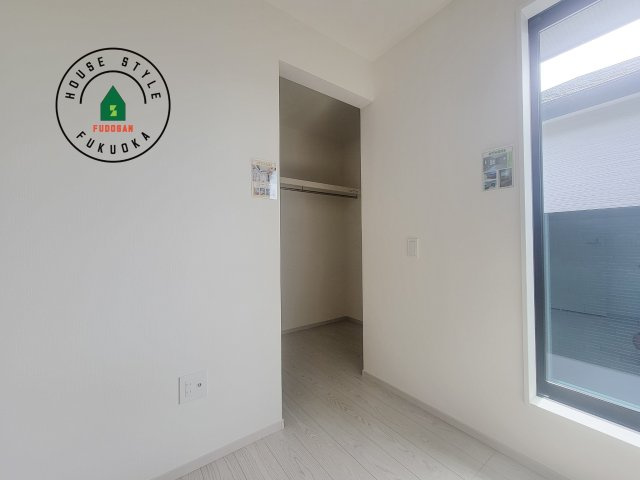 糟屋郡志免町別府2丁目第1-2棟（2号棟）の収納|洋服や大きな荷物が多い方や人数の多いご家族などは、一般的なクローゼットよりもウォークインクローゼットのほうが使い勝手が良いです。