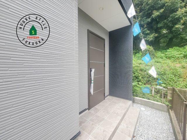 糟屋郡志免町別府2丁目第1-2棟（2号棟）の玄関|おでかけの時も帰った時も、「我が家」を最初に感じでもらえる素敵な空間に。