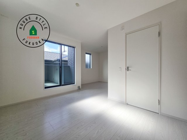 春日市白水ヶ丘2丁目第3-3棟（1号棟）の寝室|主寝室には収納力に優れたクローゼットがありますので、お部屋もすっきり片付きます。